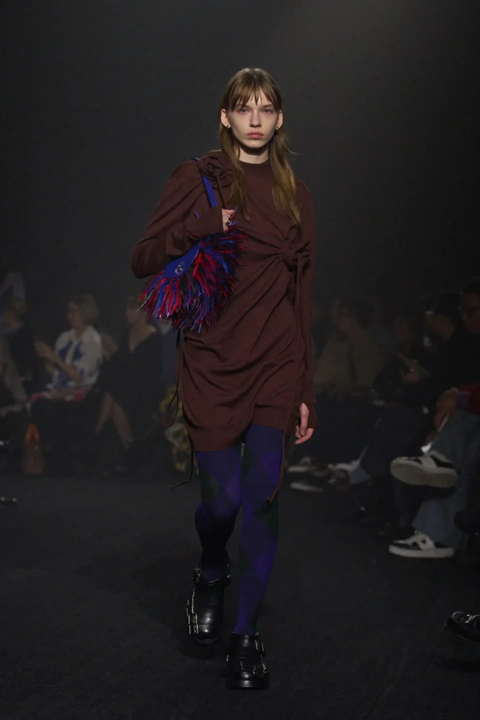 00044-burberry-fall-2023-ready-to-wear-credit-gorunway