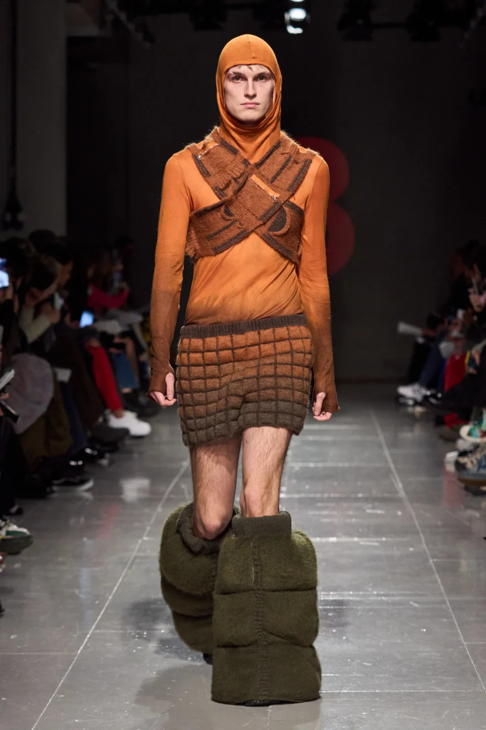 00044-central-saint-martins-fall-2023-ready-to-wear-credit-gorunway