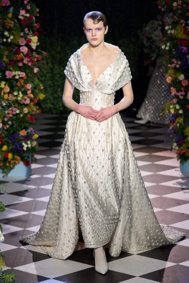00044-richard-quinn-fall-2023-ready-to-wear-credit-gorunway