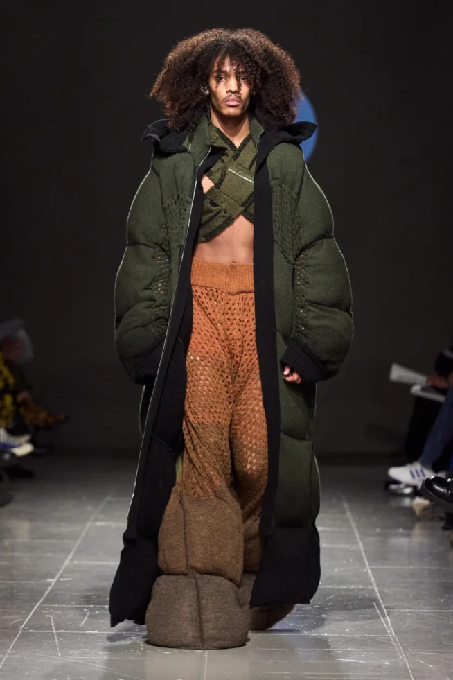 00045-central-saint-martins-fall-2023-ready-to-wear-credit-gorunway