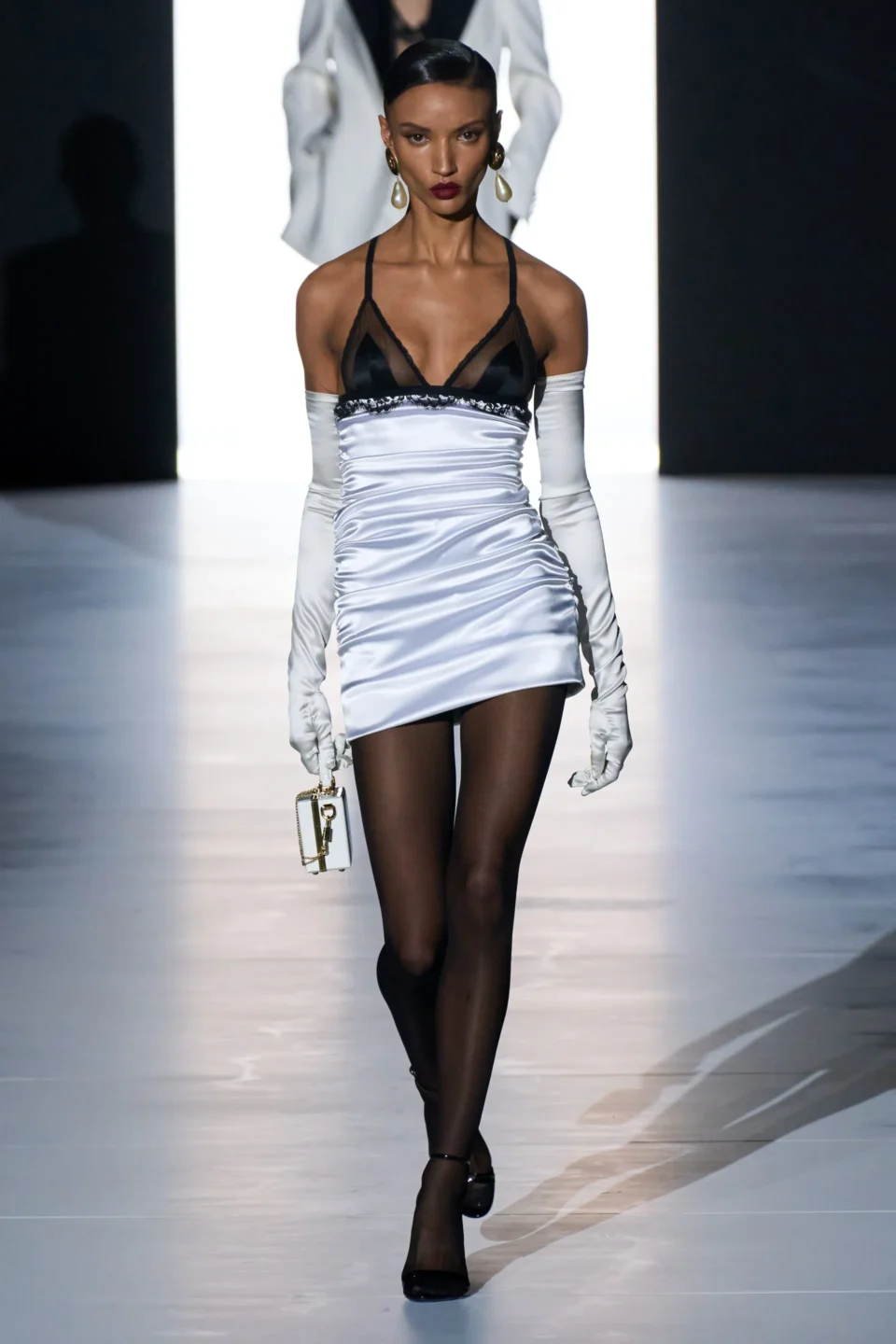 00045-dolce-e-gabbana-fall-2023-ready-to-wear-credit-gorunway