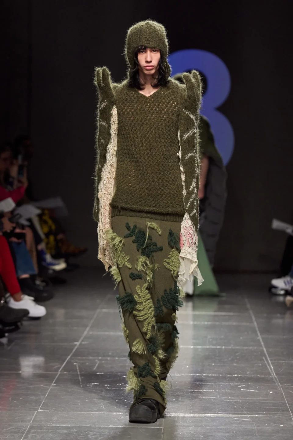 00046-central-saint-martins-fall-2023-ready-to-wear-credit-gorunway