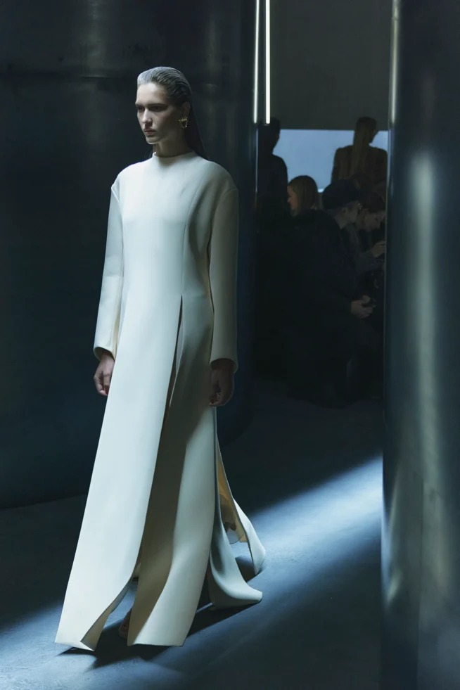 00046-khaite-fall-2023-ready-to-wear-details-credit-hanna-tveite