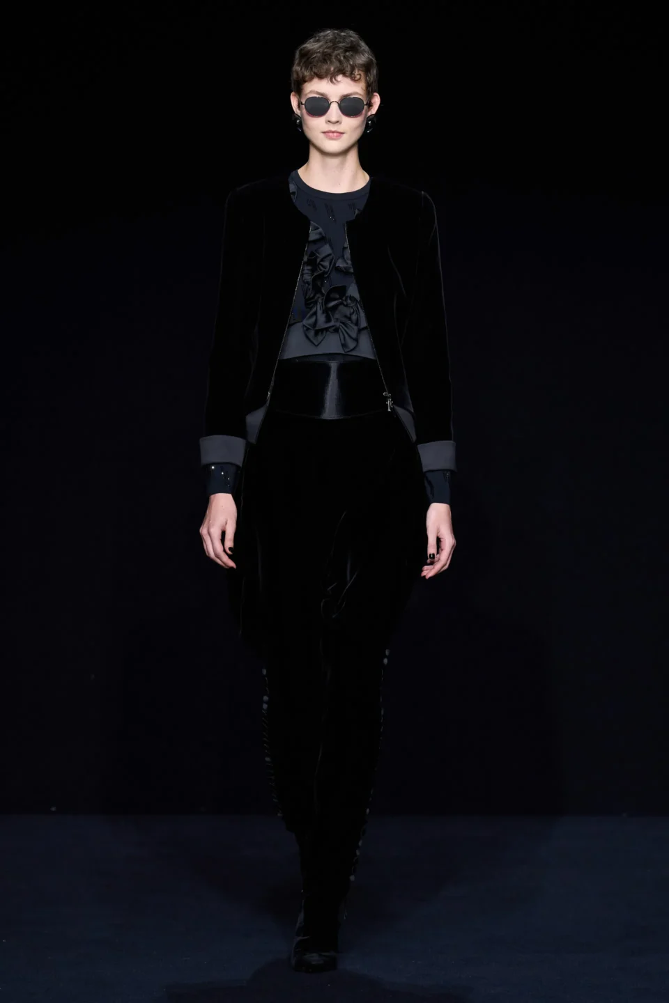 00047-emporio-armani-fall-2023-ready-to-wear-credit-gorunway