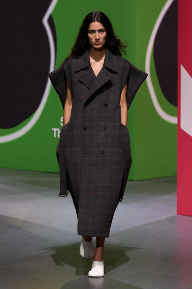 00047-jw-anderson-fall-2023-ready-to-wear-credit-gorunway