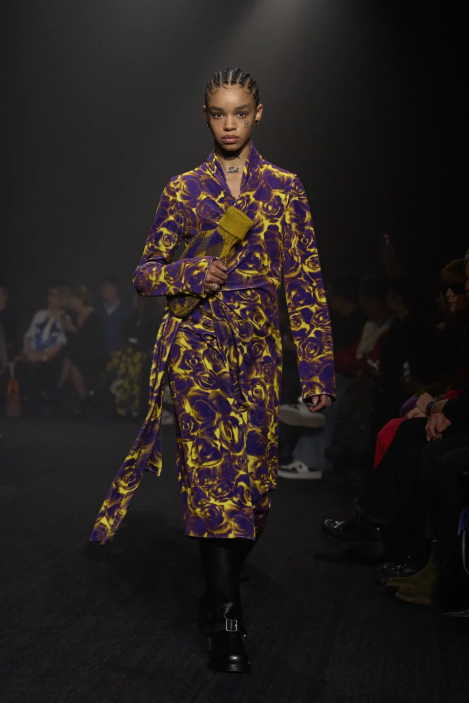 00048-burberry-fall-2023-ready-to-wear-credit-gorunway