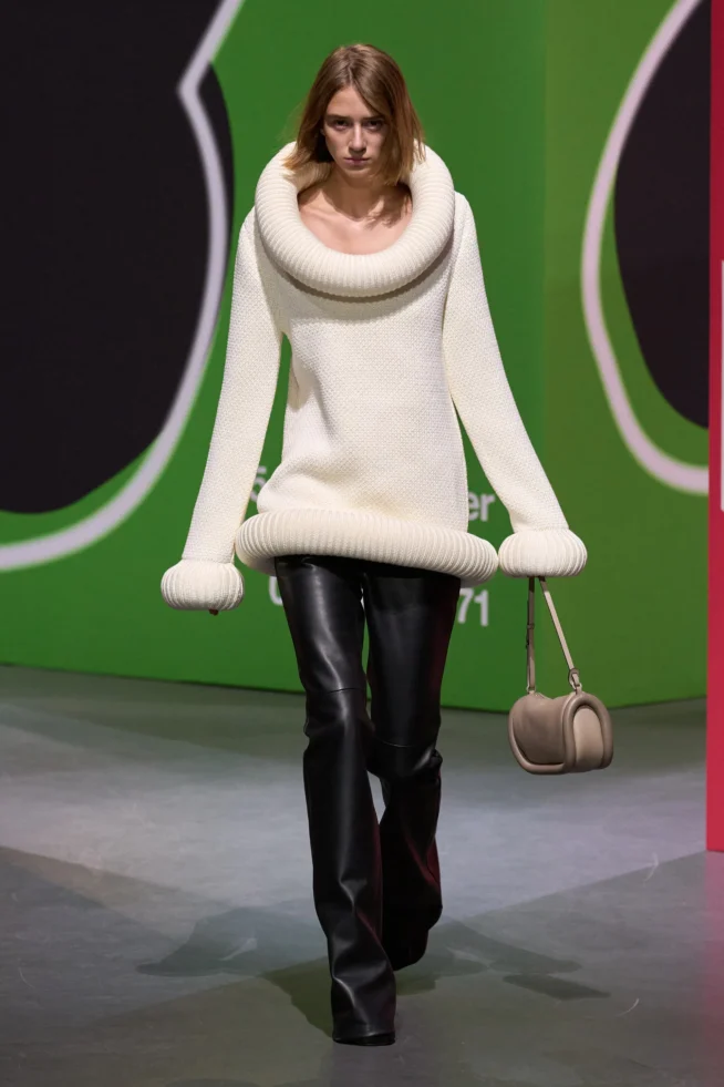 00048-jw-anderson-fall-2023-ready-to-wear-credit-gorunway