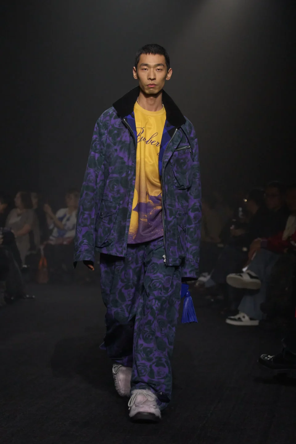00049-burberry-fall-2023-ready-to-wear-credit-gorunway