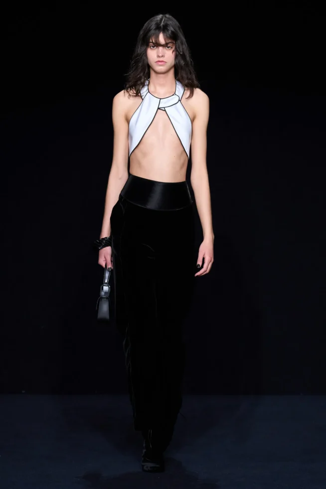 00052-emporio-armani-fall-2023-ready-to-wear-credit-gorunway