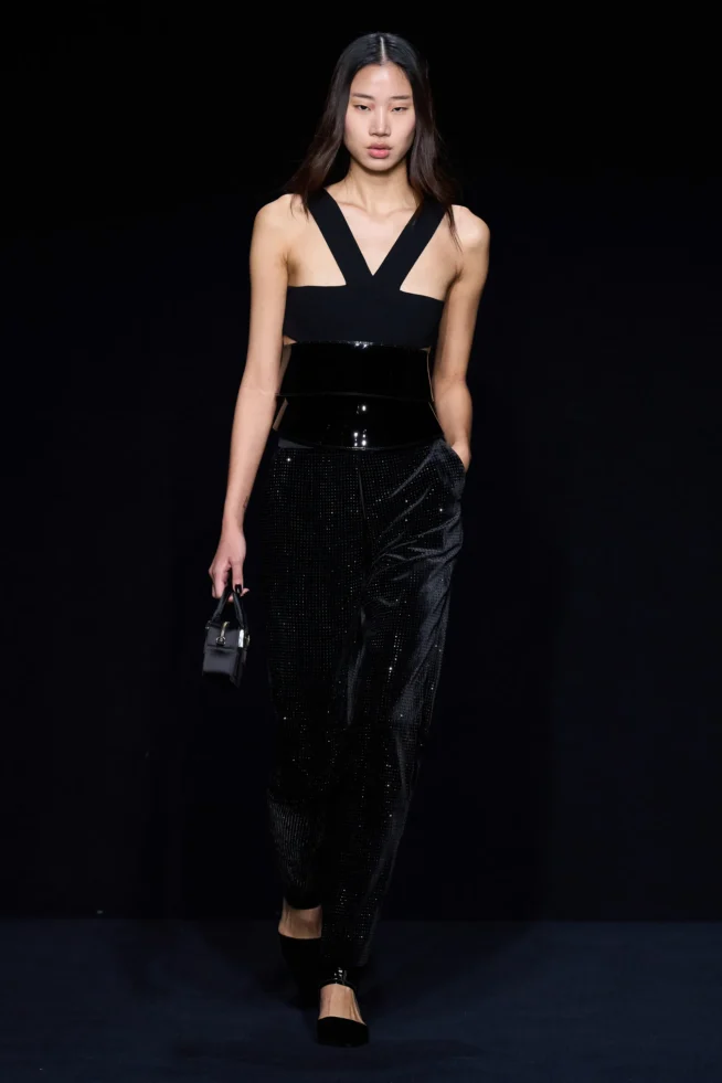 00056-emporio-armani-fall-2023-ready-to-wear-credit-gorunway