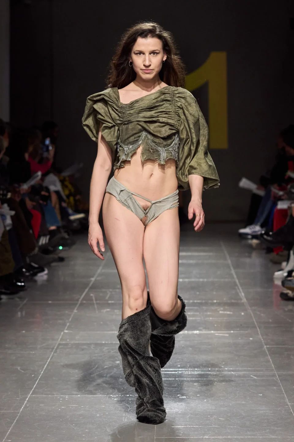 00061-central-saint-martins-fall-2023-ready-to-wear-credit-gorunway