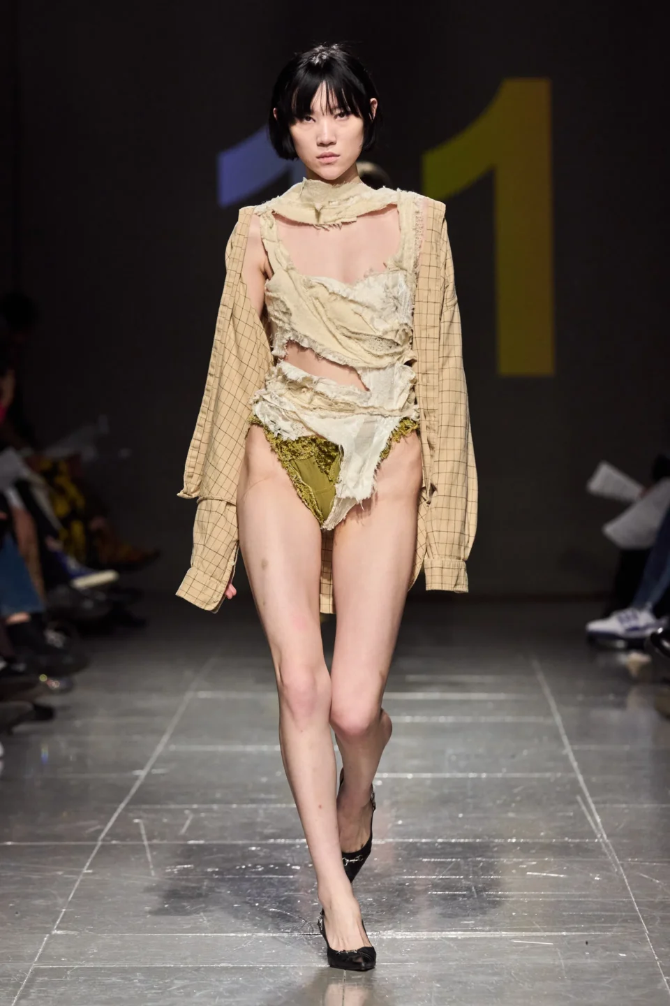 00064-central-saint-martins-fall-2023-ready-to-wear-credit-gorunway
