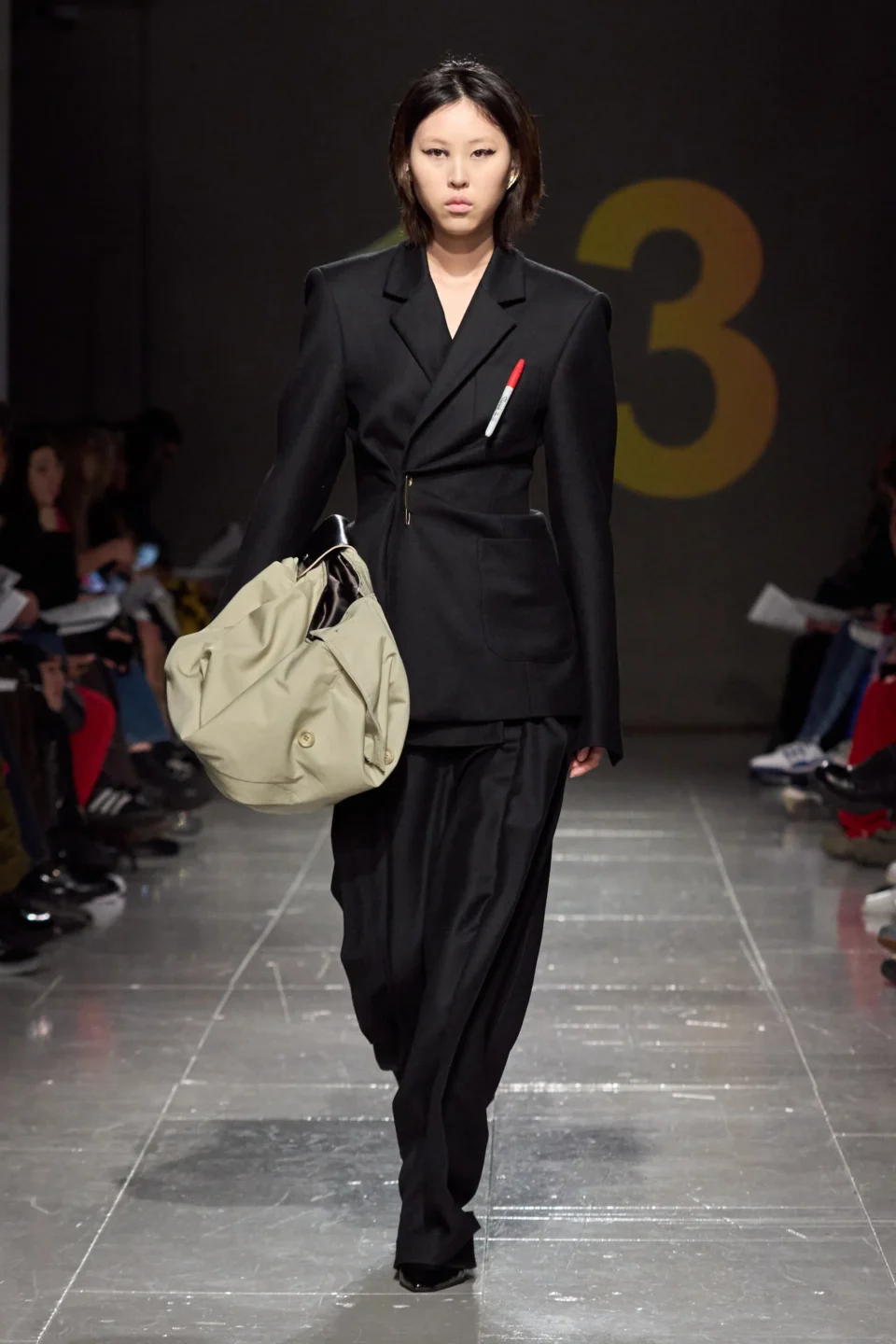00077-central-saint-martins-fall-2023-ready-to-wear-credit-gorunway