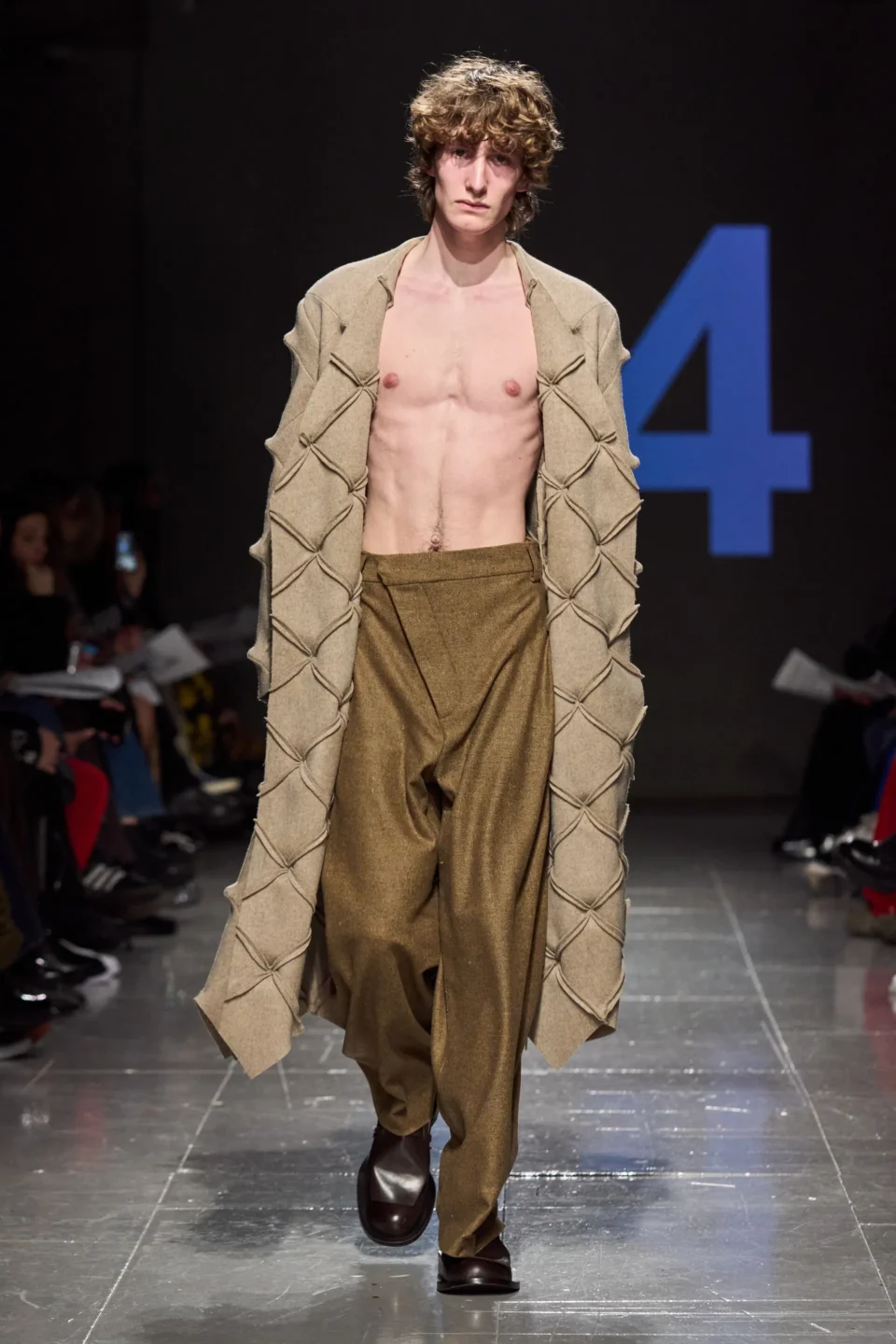 00080-central-saint-martins-fall-2023-ready-to-wear-credit-gorunway
