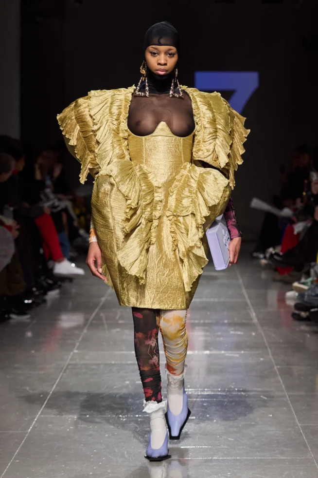 00098-central-saint-martins-fall-2023-ready-to-wear-credit-gorunway