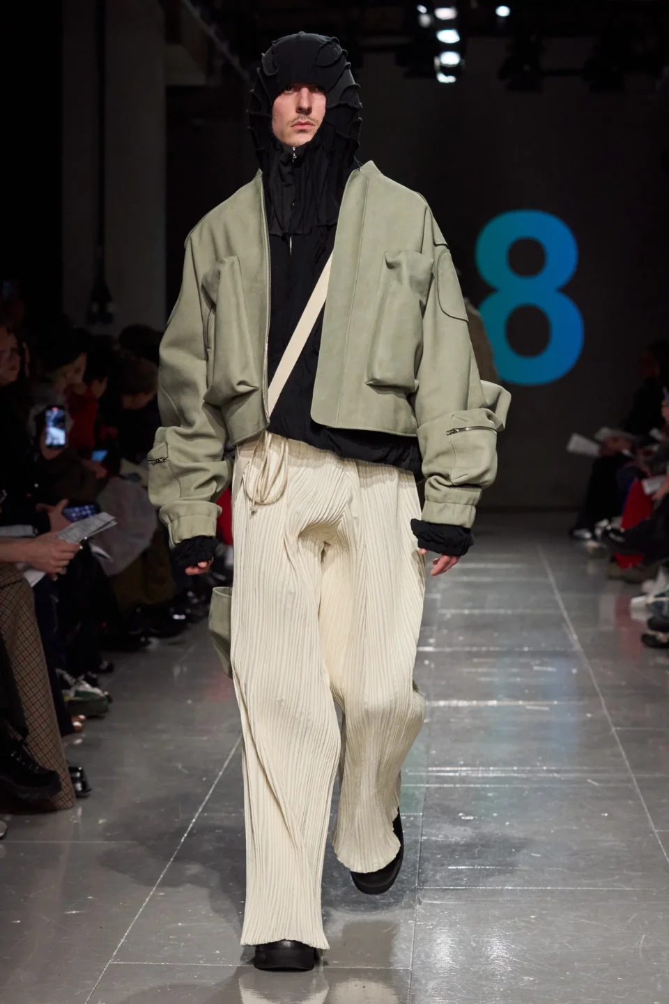 00103-central-saint-martins-fall-2023-ready-to-wear-credit-gorunway