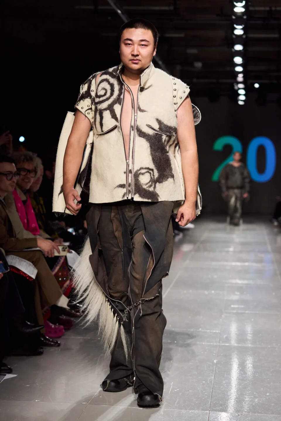 00115-central-saint-martins-fall-2023-ready-to-wear-credit-gorunway
