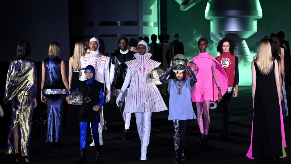 Pierre Cardin promove concurso cultural em sua volta as passarelas
