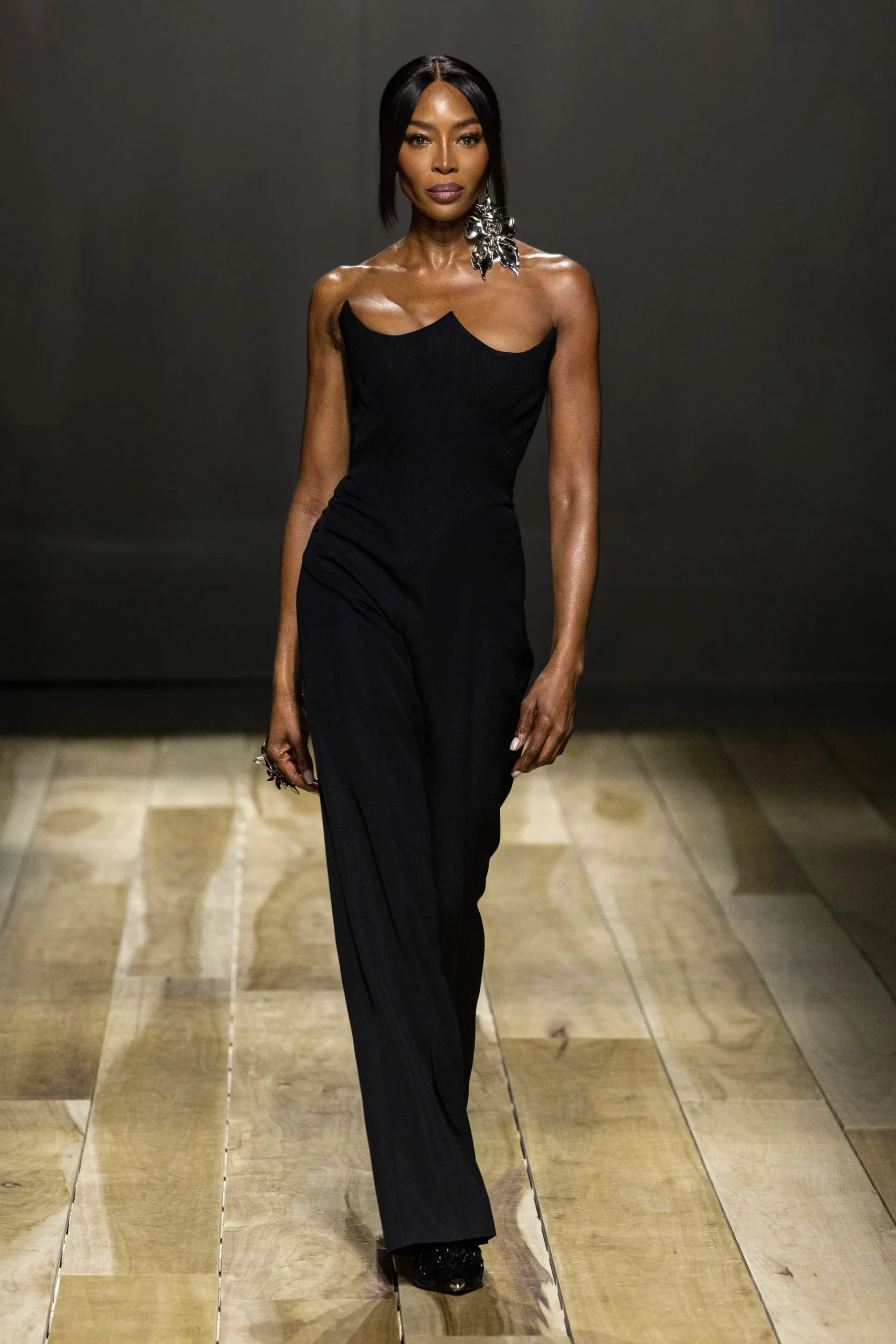 00001-alexander-mcqueen-fall-2023-ready-to-wear-credit-brand