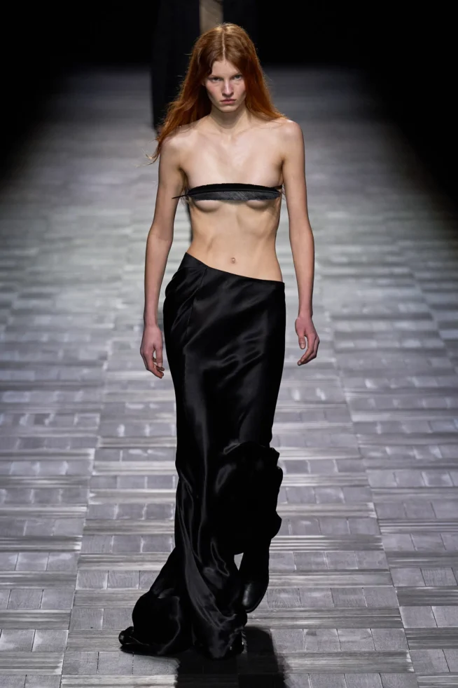 00001-ann-demeulemeester-fall-2023-ready-to-wear-credit-gorunway