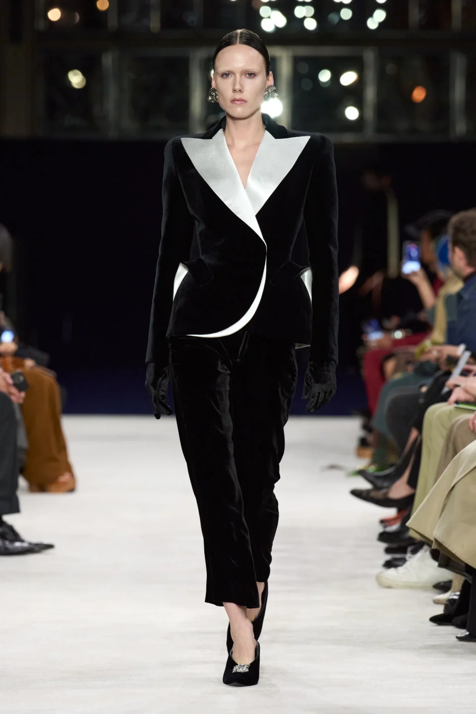 00001-balmain-fall-2023-ready-to-wear-credit-gorunway