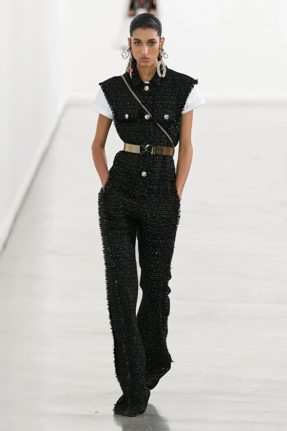 00001-giambattista-valli-fall-2023-ready-to-wear-credit-gorunway