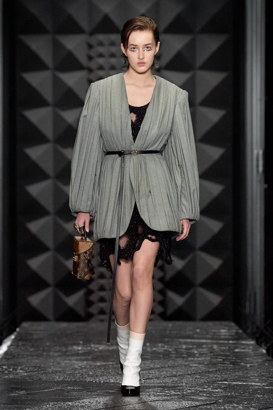 00001-louis-vuitton-fall-2023-ready-to-wear-credit-gorunway