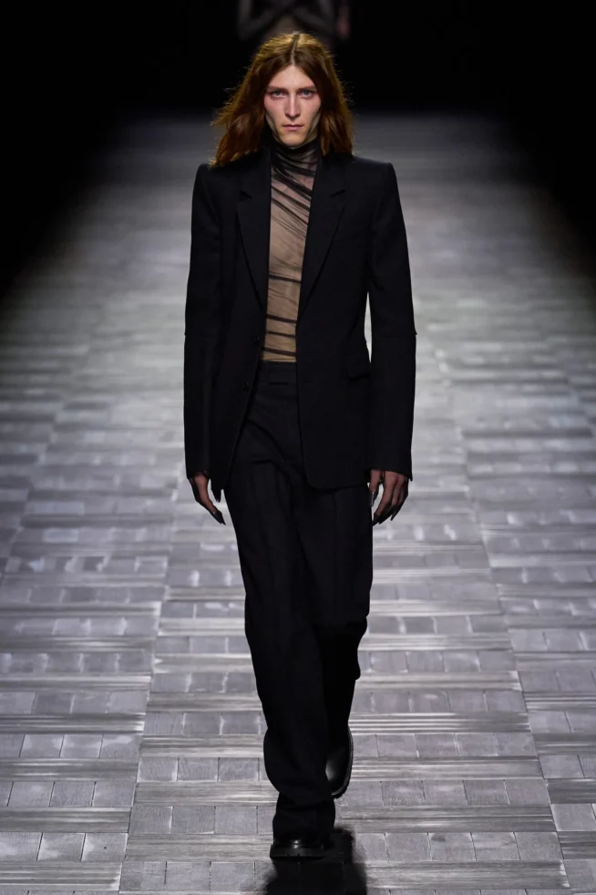 00002-ann-demeulemeester-fall-2023-ready-to-wear-credit-gorunway
