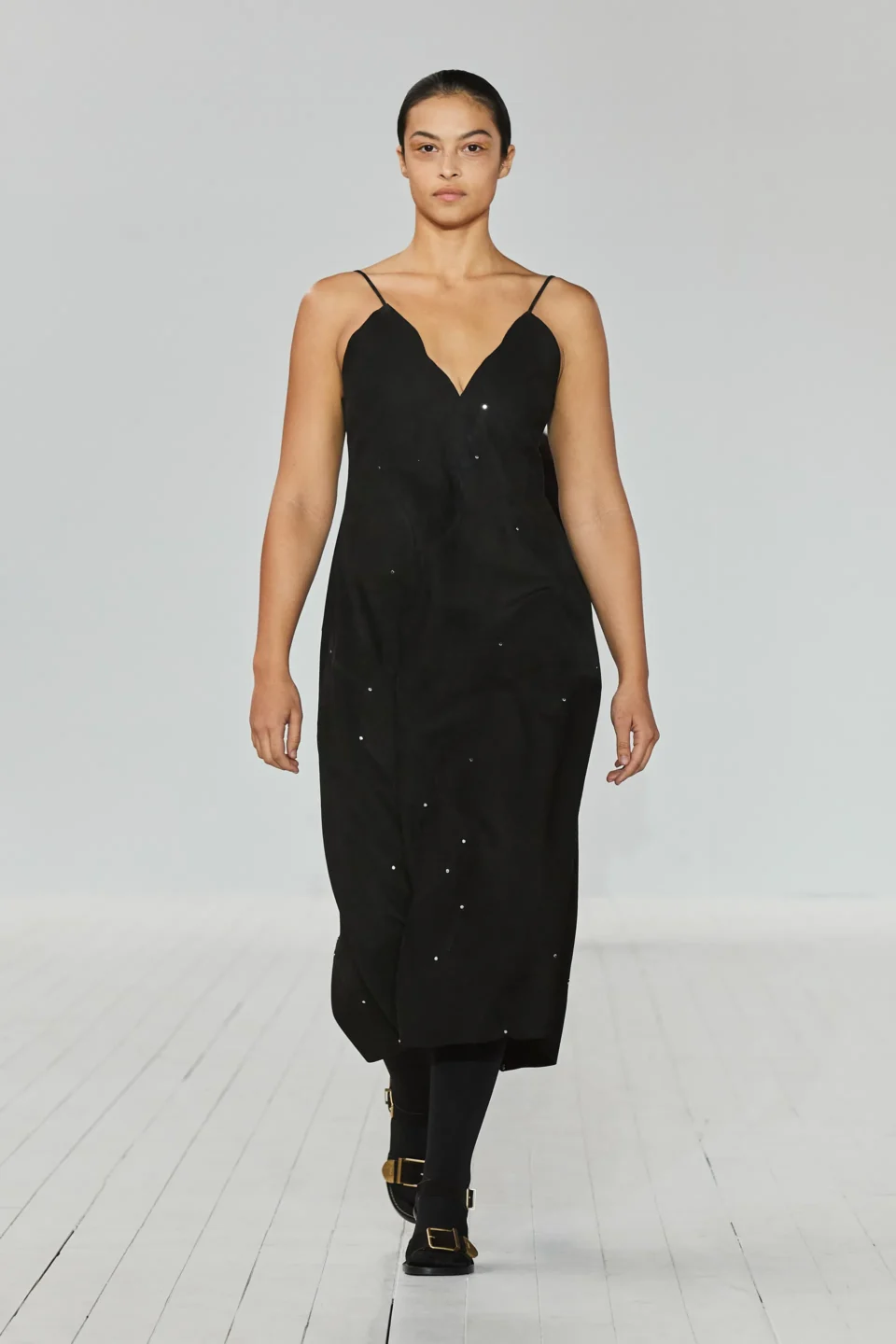 00002-chloe-fall-2023-ready-to-wear-credit-gorunway