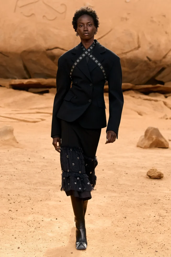 00002-off-white-fall-2023-ready-to-wear-credit-gorunway