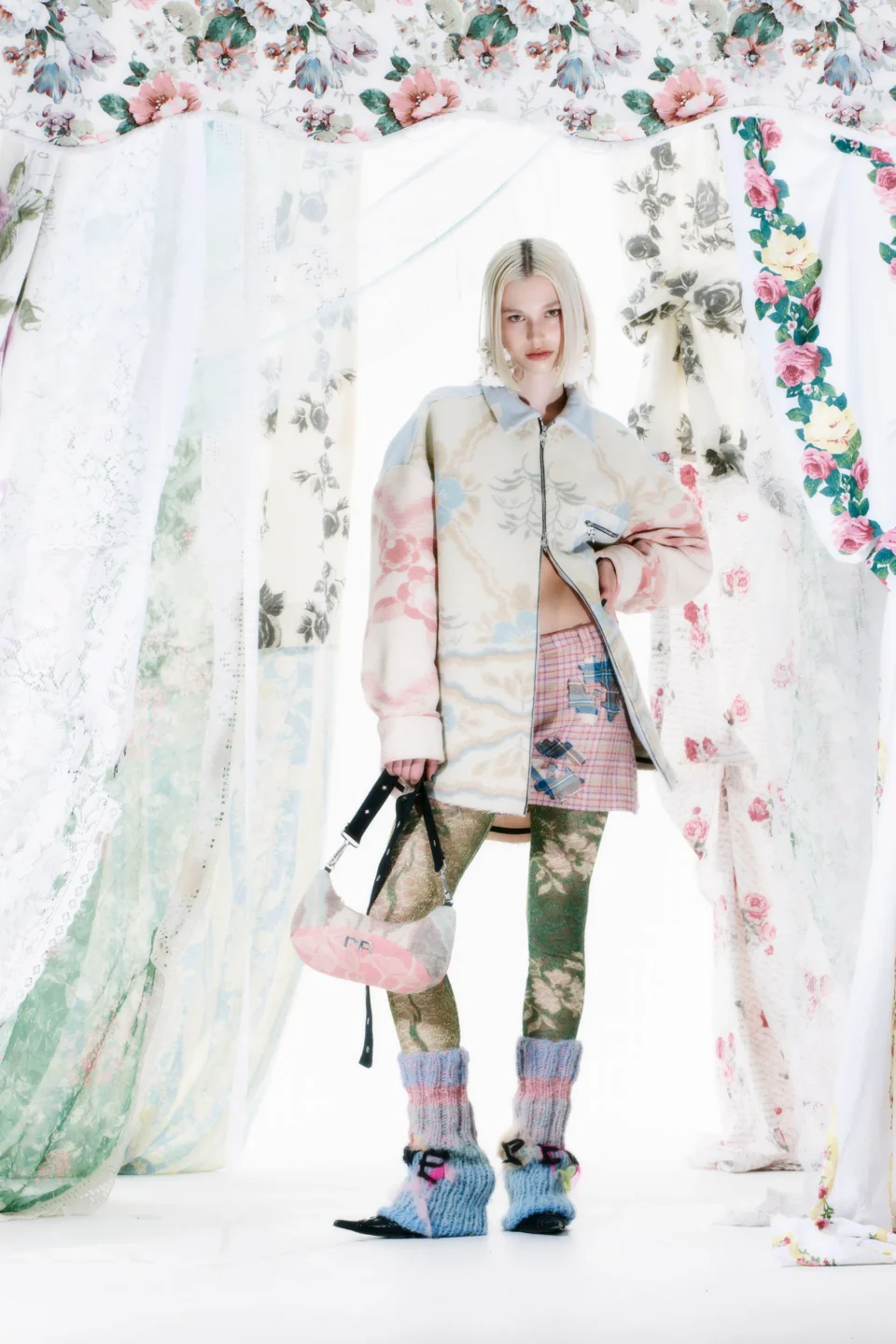 00002-rave-review-fall-2023-ready-to-wear-credit-brand