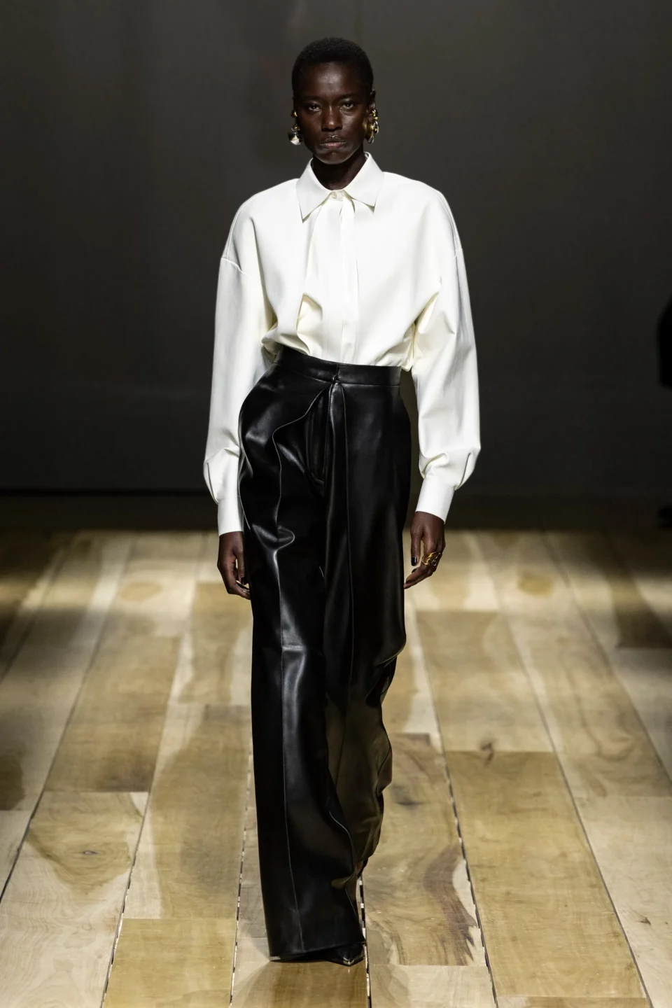 00003-alexander-mcqueen-fall-2023-ready-to-wear-credit-brand