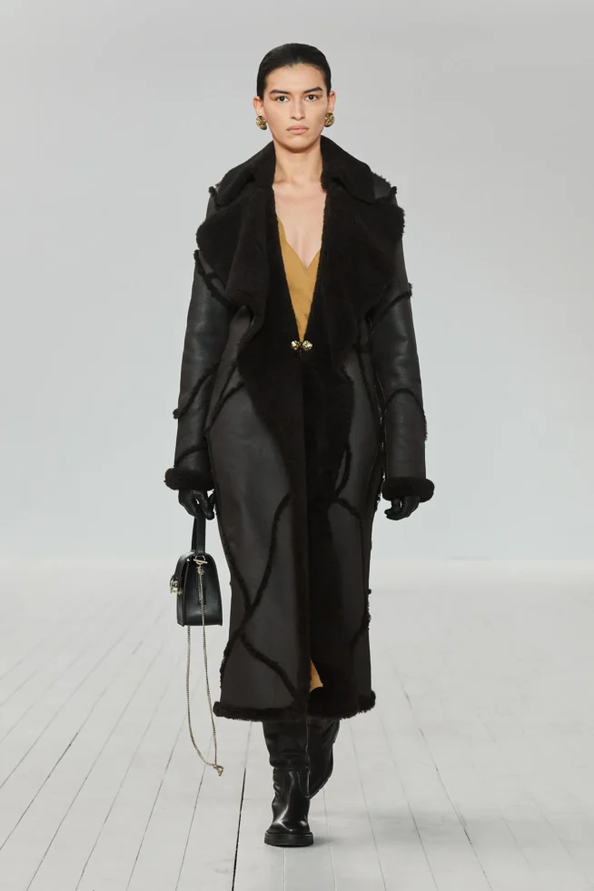 00003-chloe-fall-2023-ready-to-wear-credit-gorunway