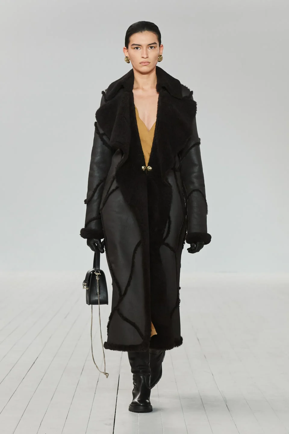 00003-chloe-fall-2023-ready-to-wear-credit-gorunway