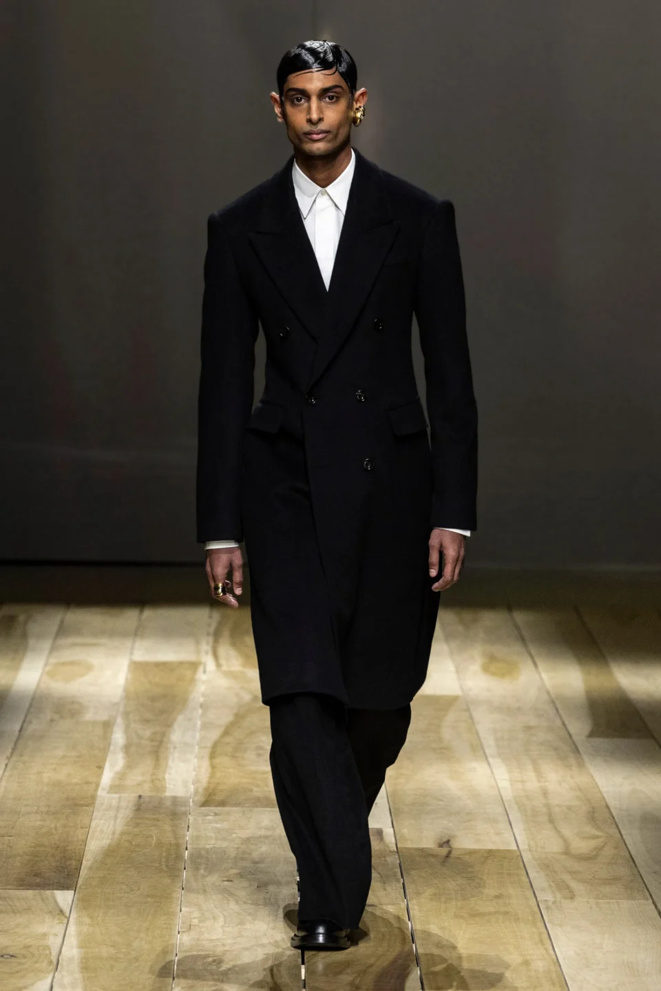00004-alexander-mcqueen-fall-2023-ready-to-wear-credit-brand