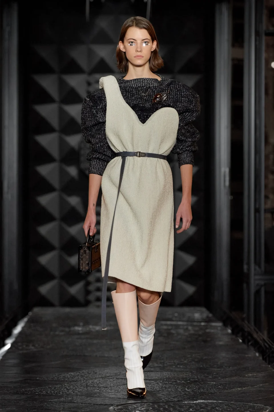 00005-louis-vuitton-fall-2023-ready-to-wear-credit-gorunway