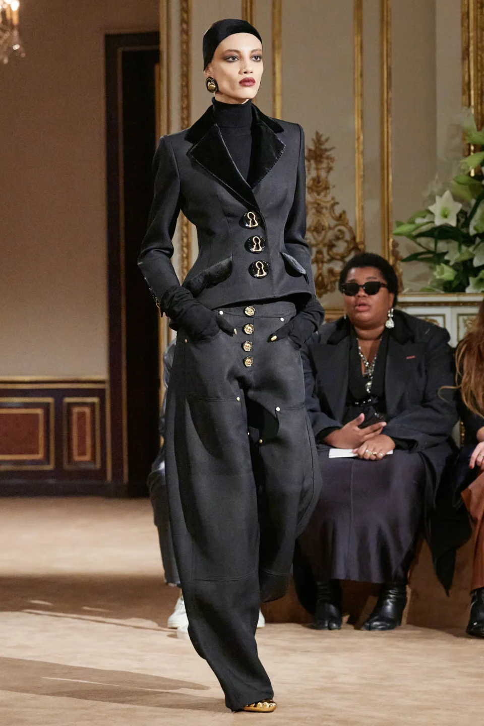 00005-schiaparelli-fall-2023-ready-to-wear-credit-gorunway