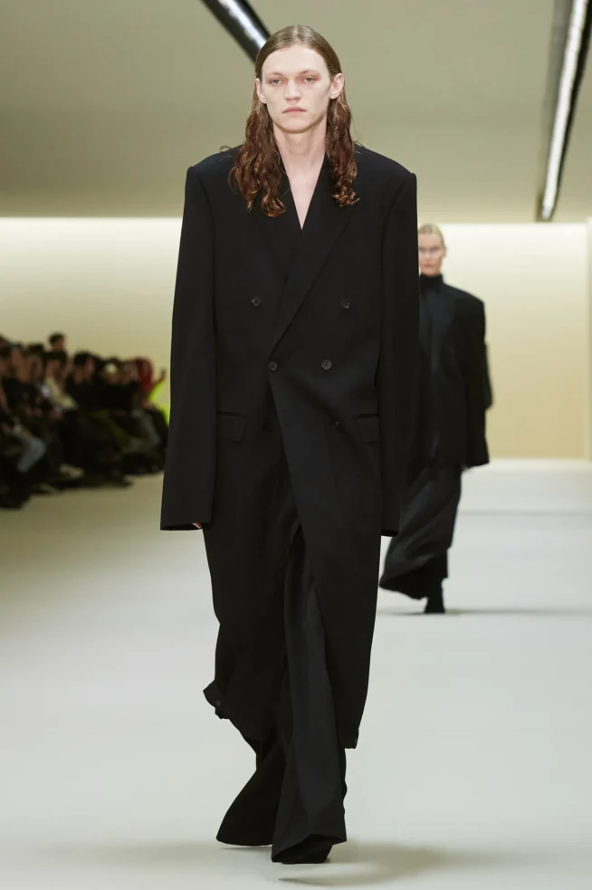 00006-balenciaga-fall-2023-ready-to-wear-credit-gorunway