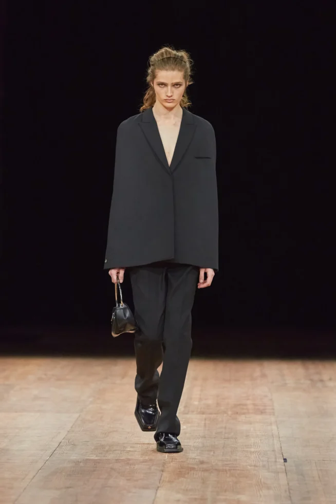 00006-coperni-fall-2023-ready-to-wear-credit-brand