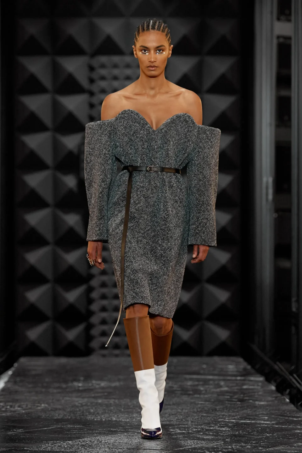 00006-louis-vuitton-fall-2023-ready-to-wear-credit-gorunway