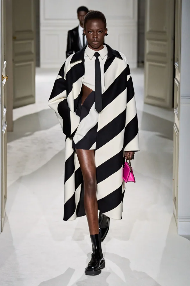 00006-valentino-fall-2023-ready-to-wear-credit-gorunway