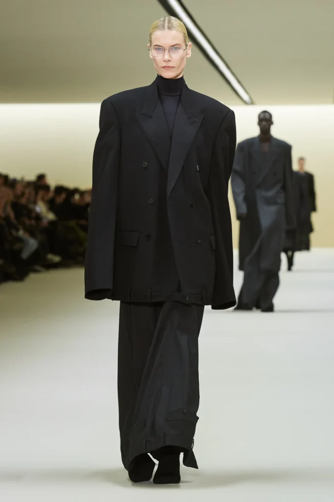 00007-balenciaga-fall-2023-ready-to-wear-credit-gorunway