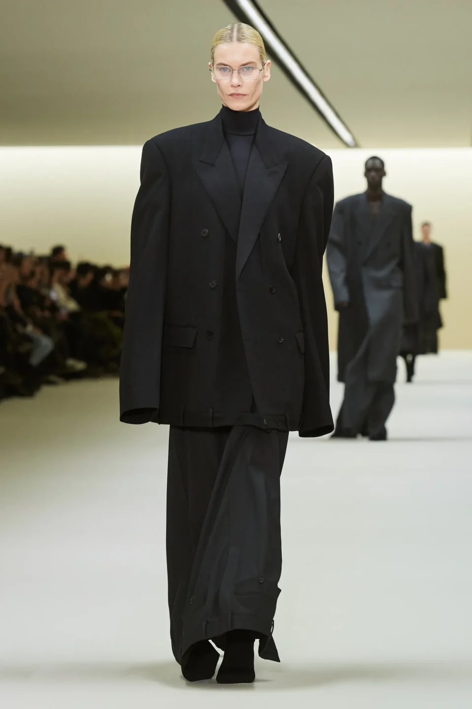 00007-balenciaga-fall-2023-ready-to-wear-credit-gorunway