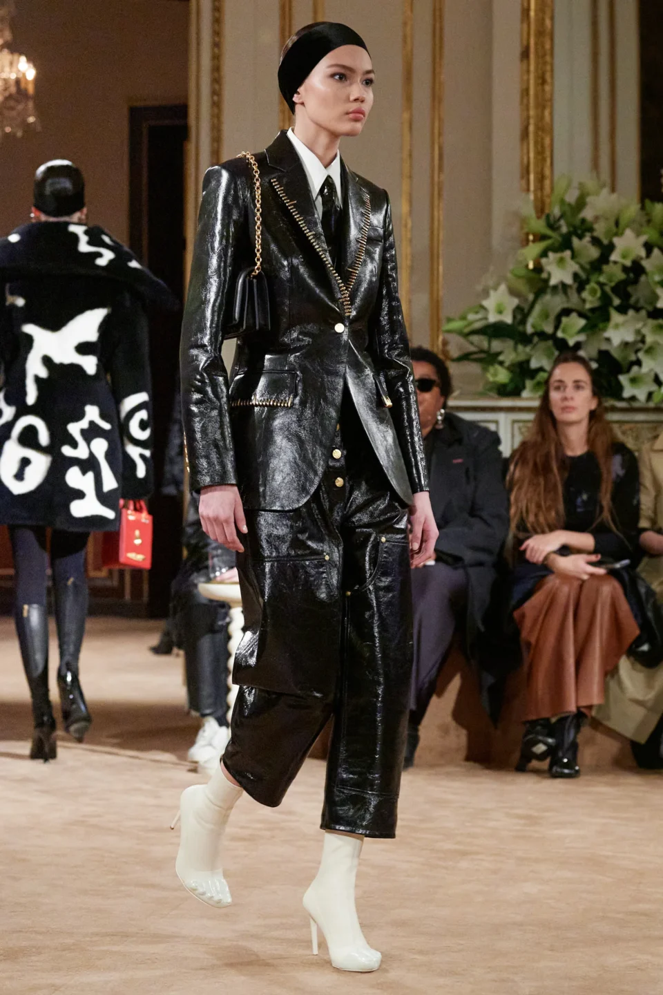 00007-schiaparelli-fall-2023-ready-to-wear-credit-gorunway