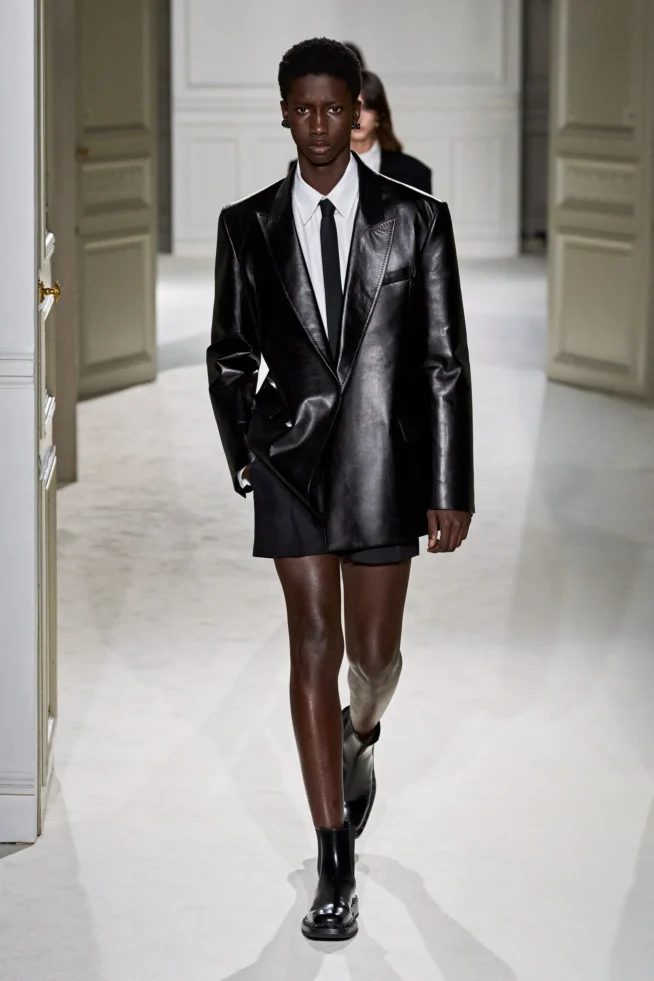 00007-valentino-fall-2023-ready-to-wear-credit-gorunway