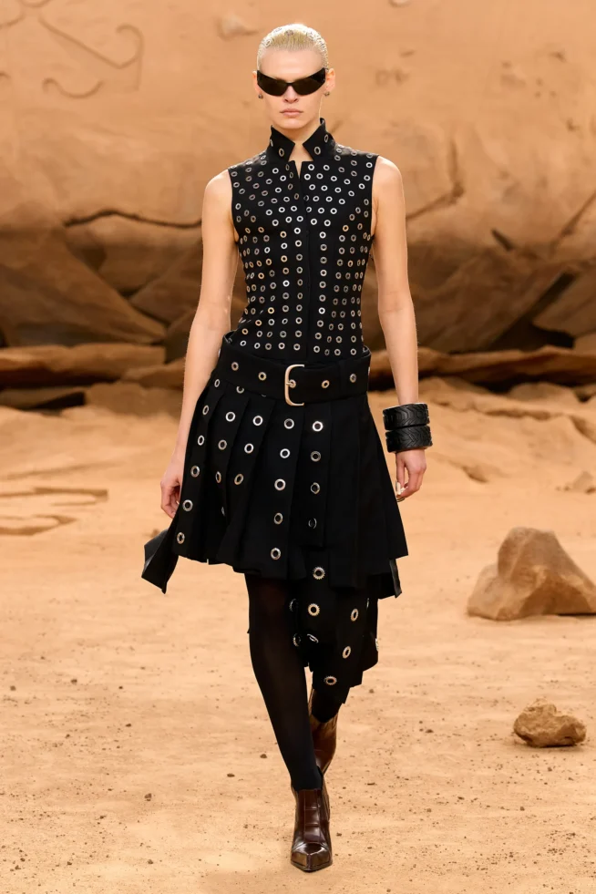 00009-off-white-fall-2023-ready-to-wear-credit-gorunway