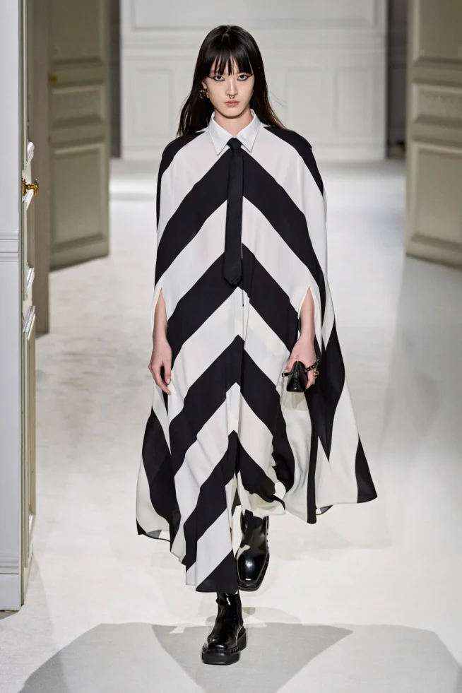 00009-valentino-fall-2023-ready-to-wear-credit-gorunway