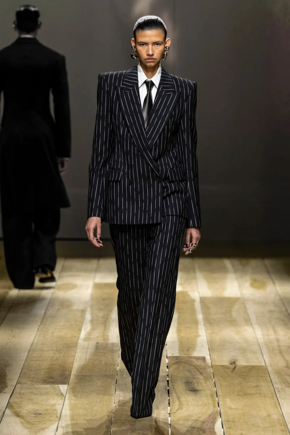 00010-alexander-mcqueen-fall-2023-ready-to-wear-credit-brand