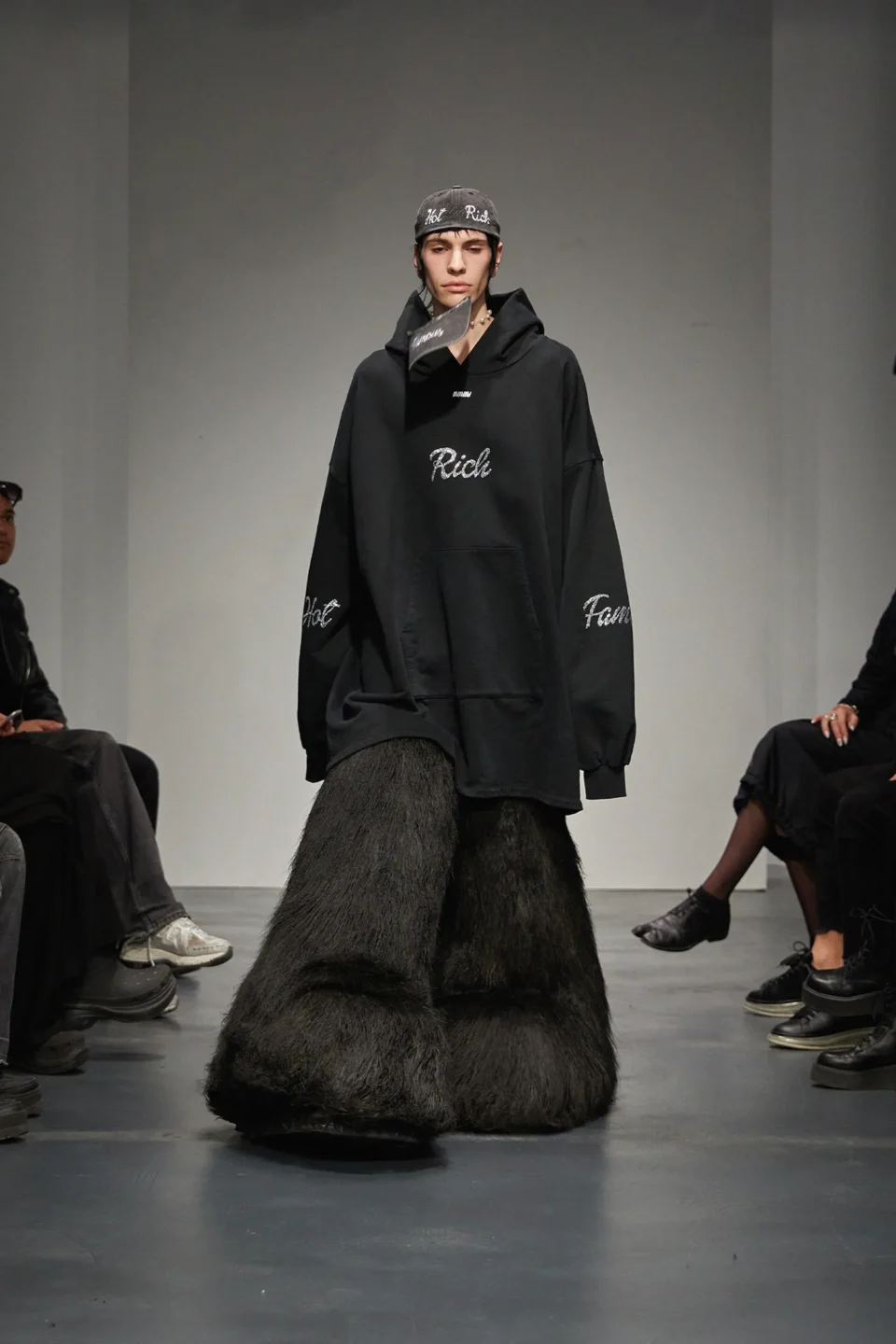 00011-avavav-fall-2023-ready-to-wear-credit-federico-pompei-brand