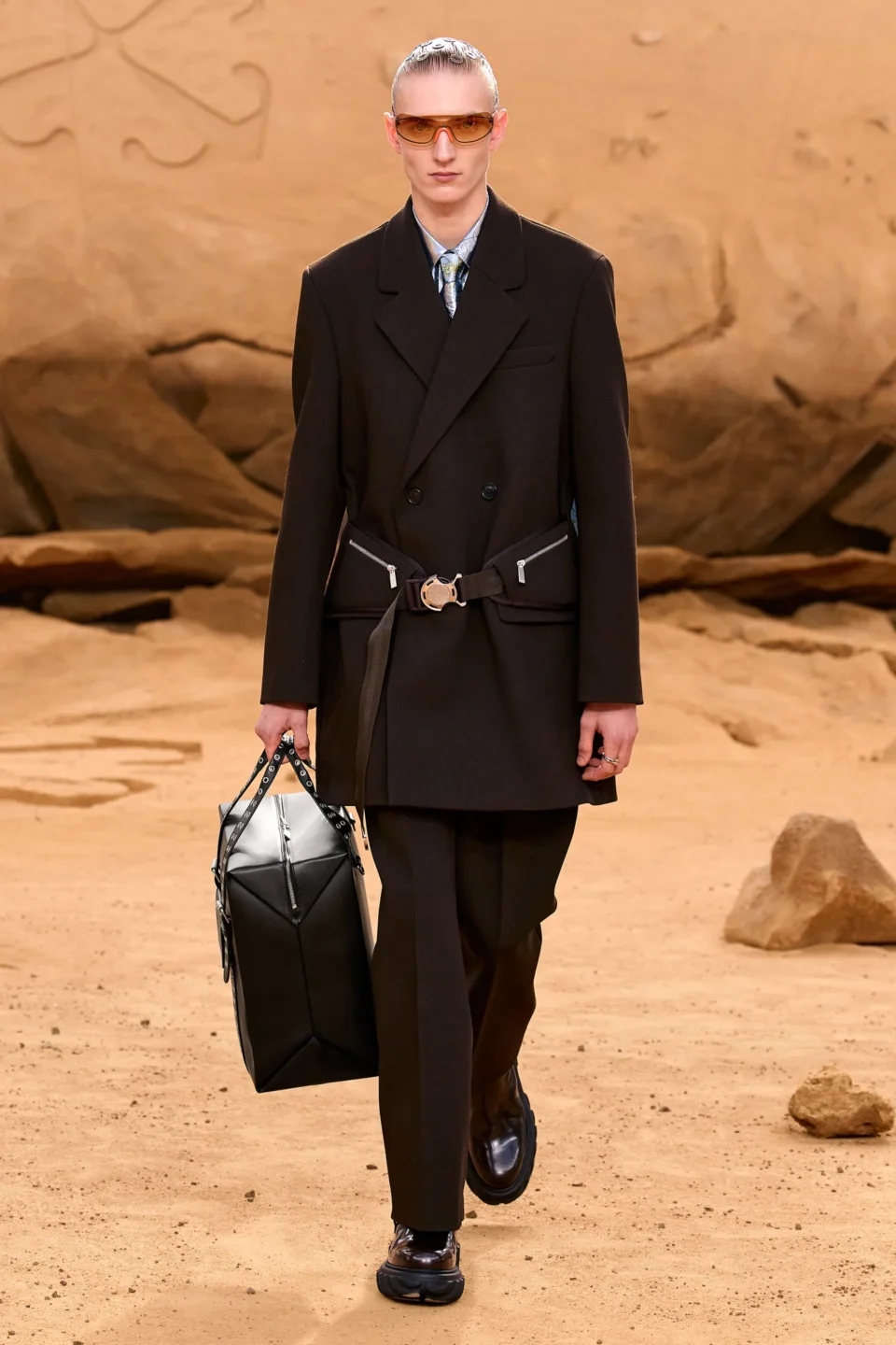 00011-off-white-fall-2023-ready-to-wear-credit-gorunway